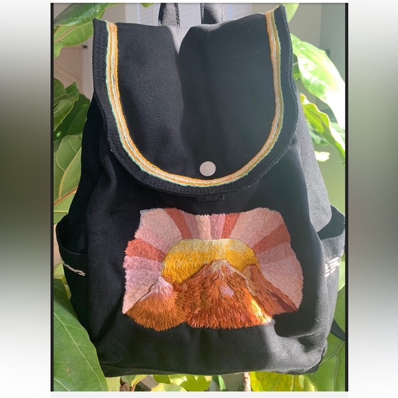 BAGGU - Black Canvas sunset backpack with hand embroidery - Picture 2 of 5